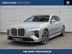 BMW i7 - 50 xDrive / Panoramadak Sky Lounge / Trekhaak / Bowers & Wilkins / Parking Assistant Profe