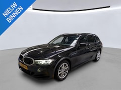 BMW 3-serie Touring - 318i NL-AUTO | PANODAK | PDC | Curved Display