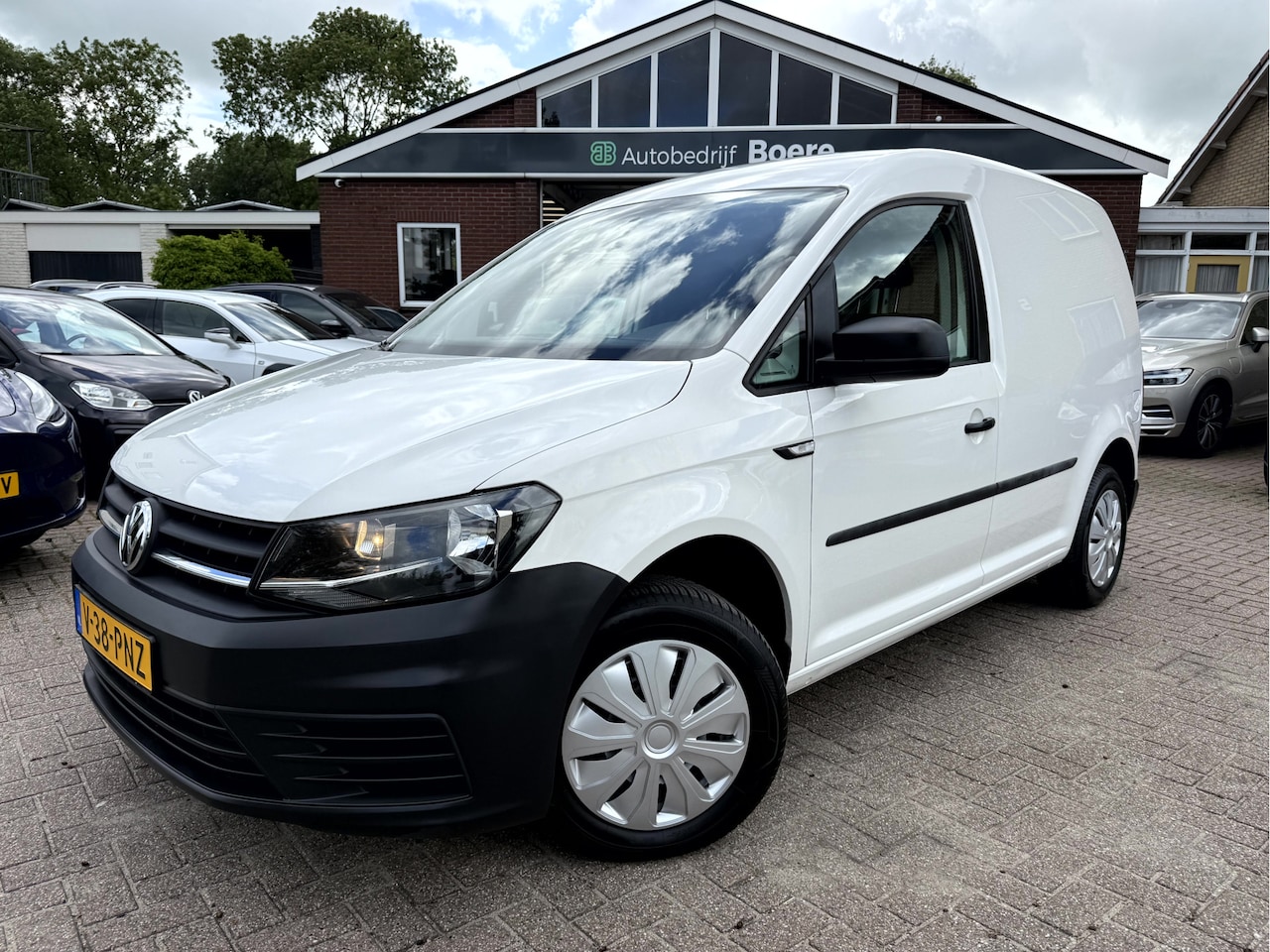 Volkswagen Caddy - 2.0 TDI 102pk Automaat Airco, Trekhaak, Cruise Controll - AutoWereld.nl