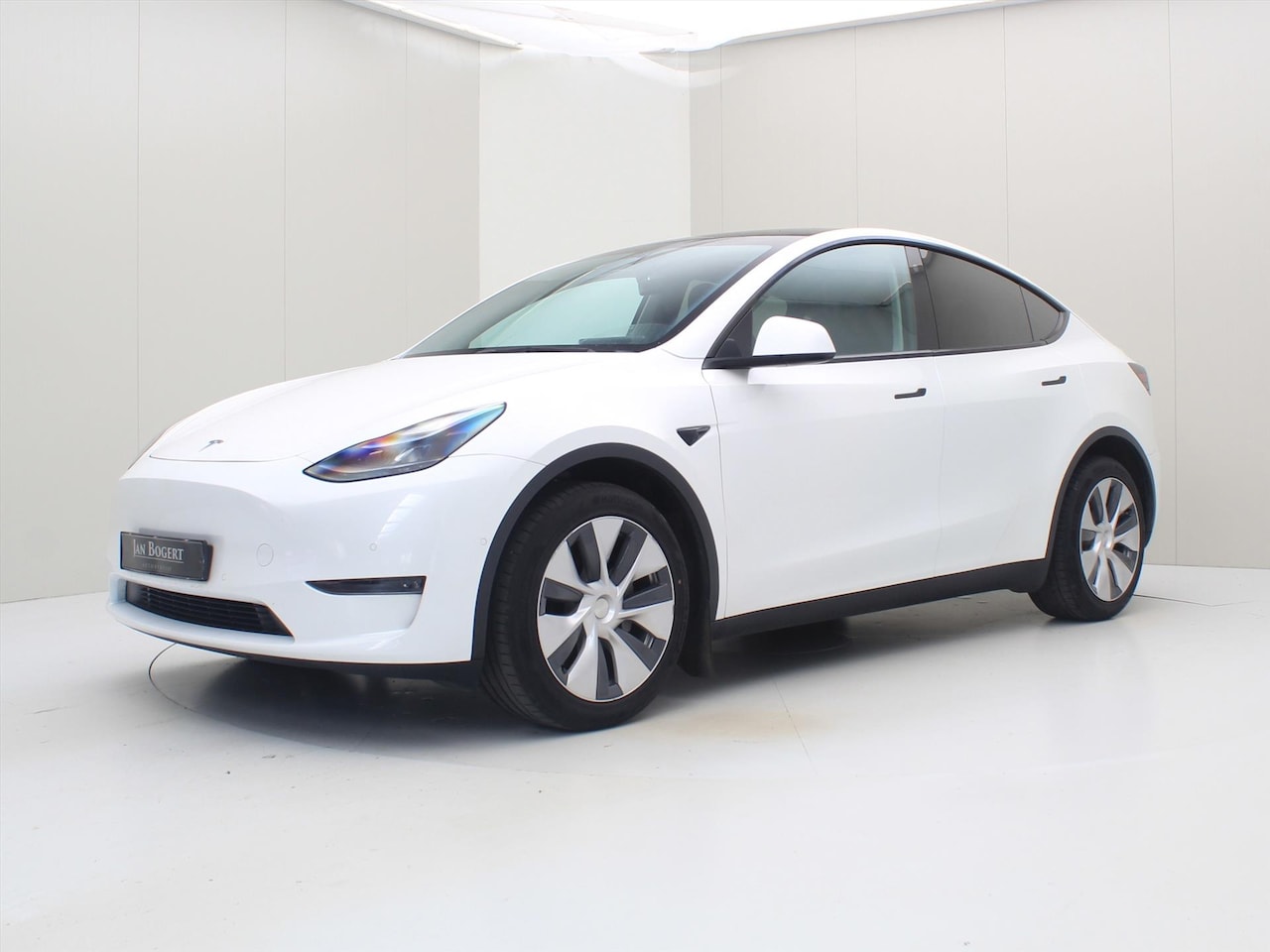 Tesla Model Y - Long Range AWD 75kWh 351pk 94.1% SoH [ WIT LEDER+AMD RYZEN+AUTOPILOT+19 INCH+PREMIUM AUDIO - AutoWereld.nl