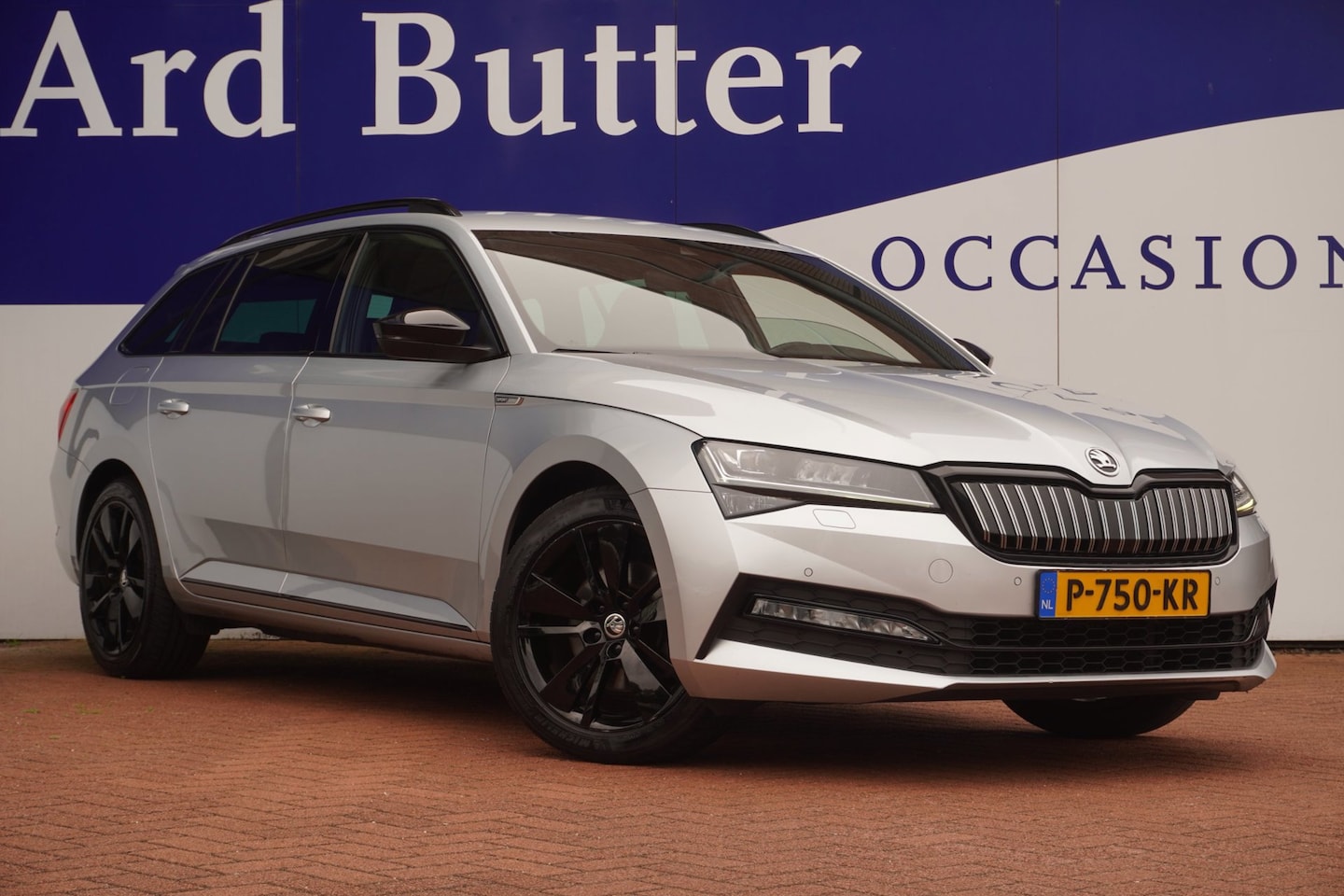 Skoda Superb Combi - 1.4 TSI iV Sportline Business+Led+Leder+Vtrual+navigatie+camera+stoel-verw+ 2 snoeren ! - AutoWereld.nl