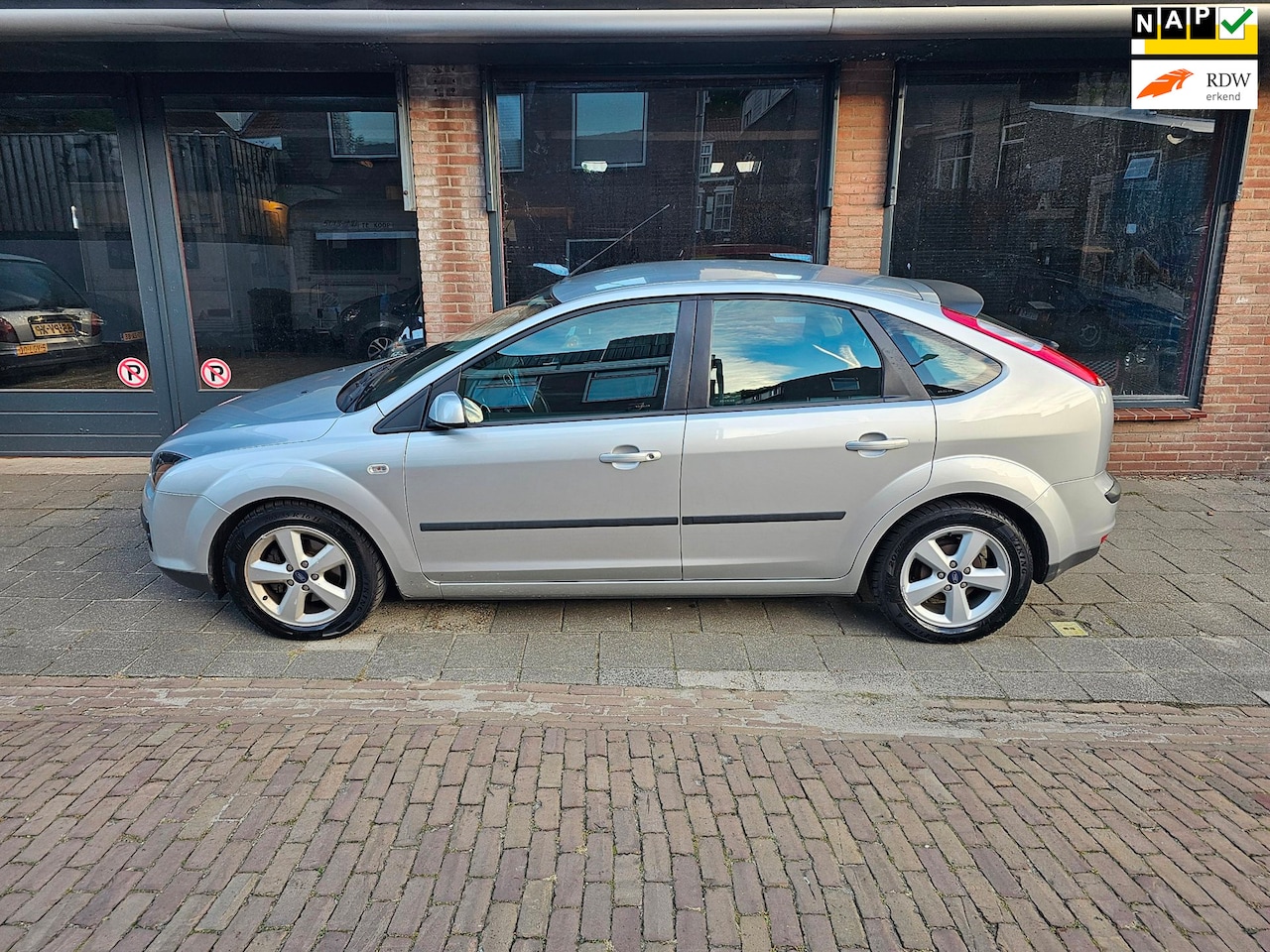 Ford Focus - 1.6-16V Futura 1.6-16V Futura - AutoWereld.nl