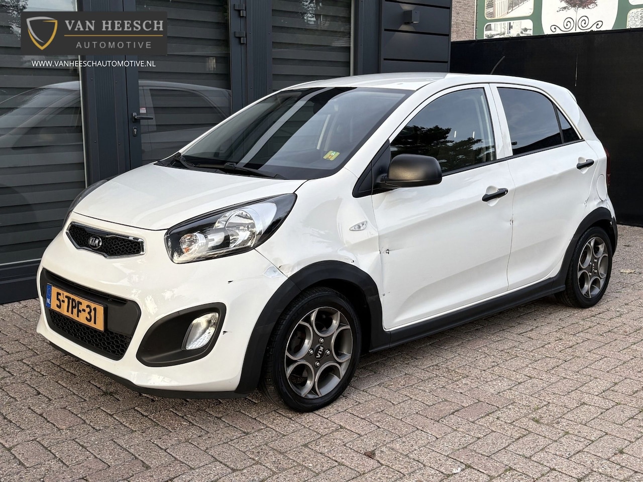 Kia Picanto - 1.0 CVVT ISG R-Cross 5-drs | Airco Bodykit LM-velgen | NAP 2014 | RIJDBARE SCHADE - AutoWereld.nl