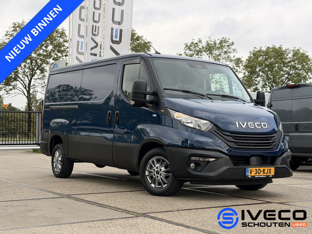 Iveco Daily - 35 S 16 35S16V 2.3L 160pk | L2H1 W3520 | Handgeschakeld | Adaptive Cruise Control | Camera | Apple - AutoWereld.nl