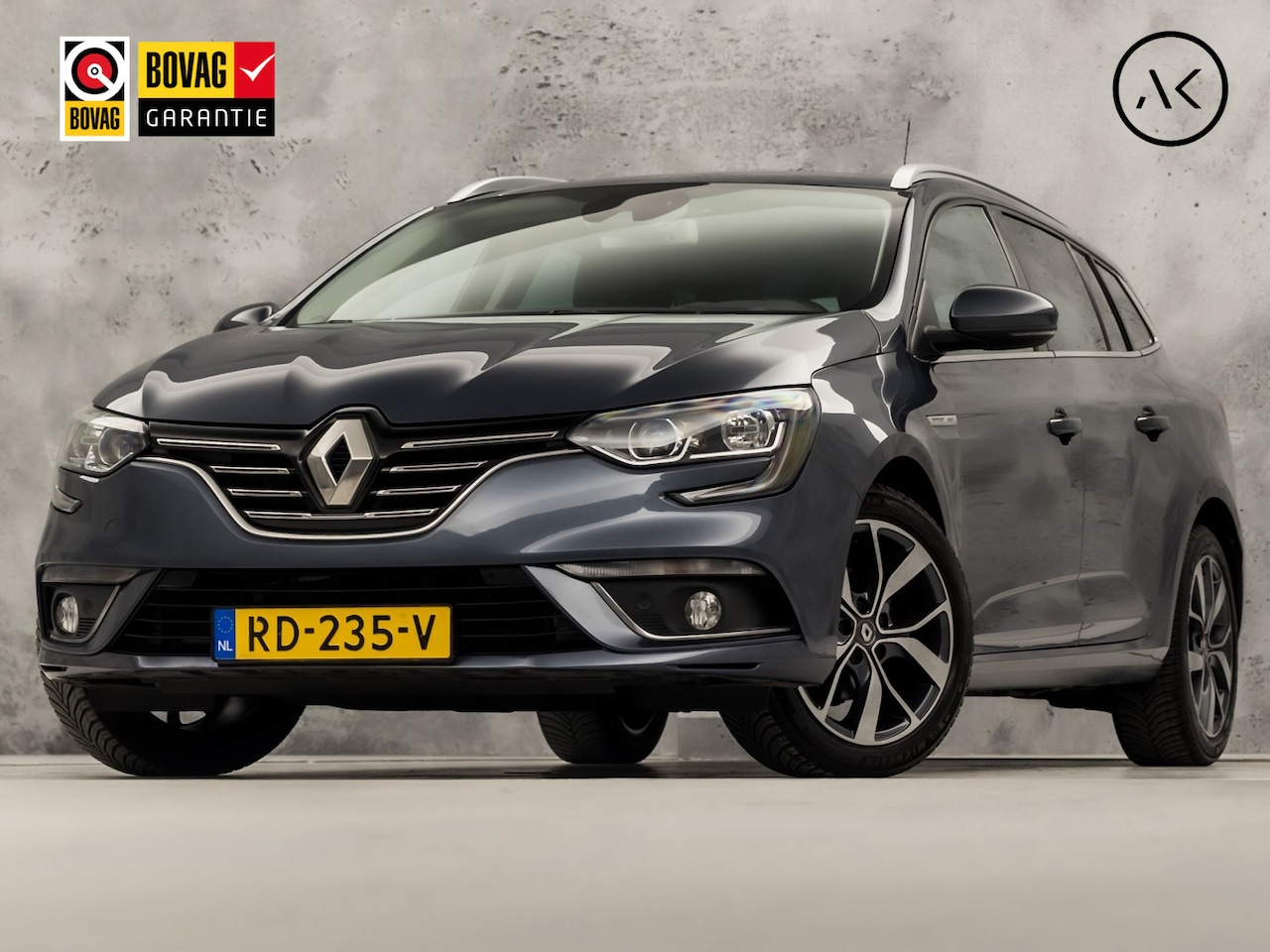 Renault Mégane Estate - 1.2 TCe Bose Sport (APPLE CARPLAY, NAVIGATIE, LEDER, CAMERA, GETINT GLAS, SPORTSTOELEN, PA - AutoWereld.nl