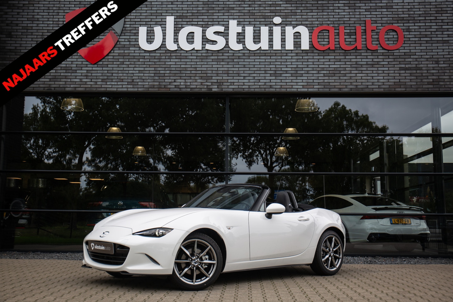 Mazda MX-5 - 2.0 SkyActiv-G 184 Exclusive-Line 2.0 SkyActiv-G 184 Exclusive Line , Carplay, Achteruitrijcamera, Stoelverwarming, Keyless - AutoWereld.nl