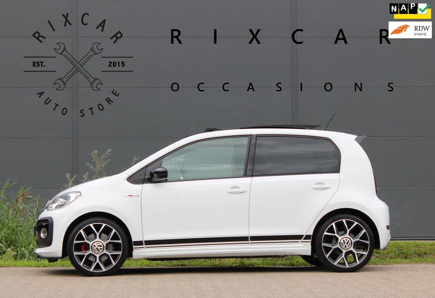 Volkswagen Up! - 1.0 GTI BeatsAudio Schuifdak Camera RIJKLAAR !!NIEUWBINNEN!! - AutoWereld.nl