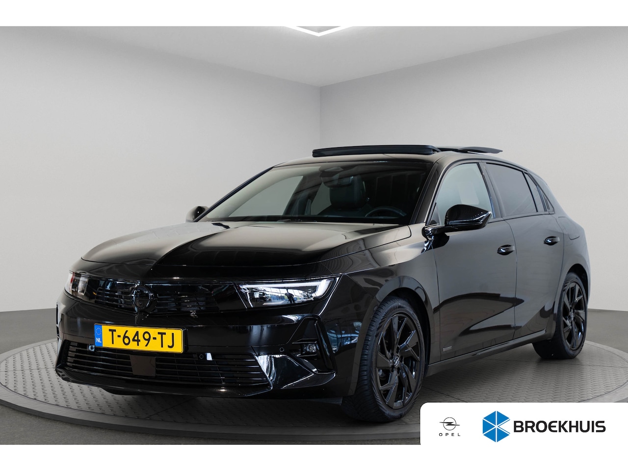 Opel Astra - 1.6 Turbo Plug-In Hybrid Ultimate | Schuif-Kanteldak | Head-Up | Stoel & Stuurverwarming | - AutoWereld.nl
