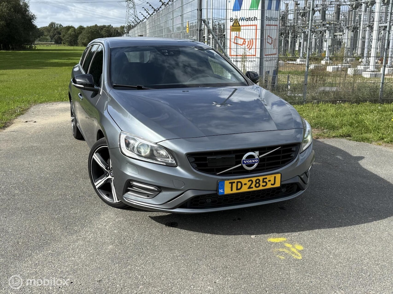 Volvo V60 - 2.0 D4 R-Design 2018 Blis Leer Led Autom - AutoWereld.nl