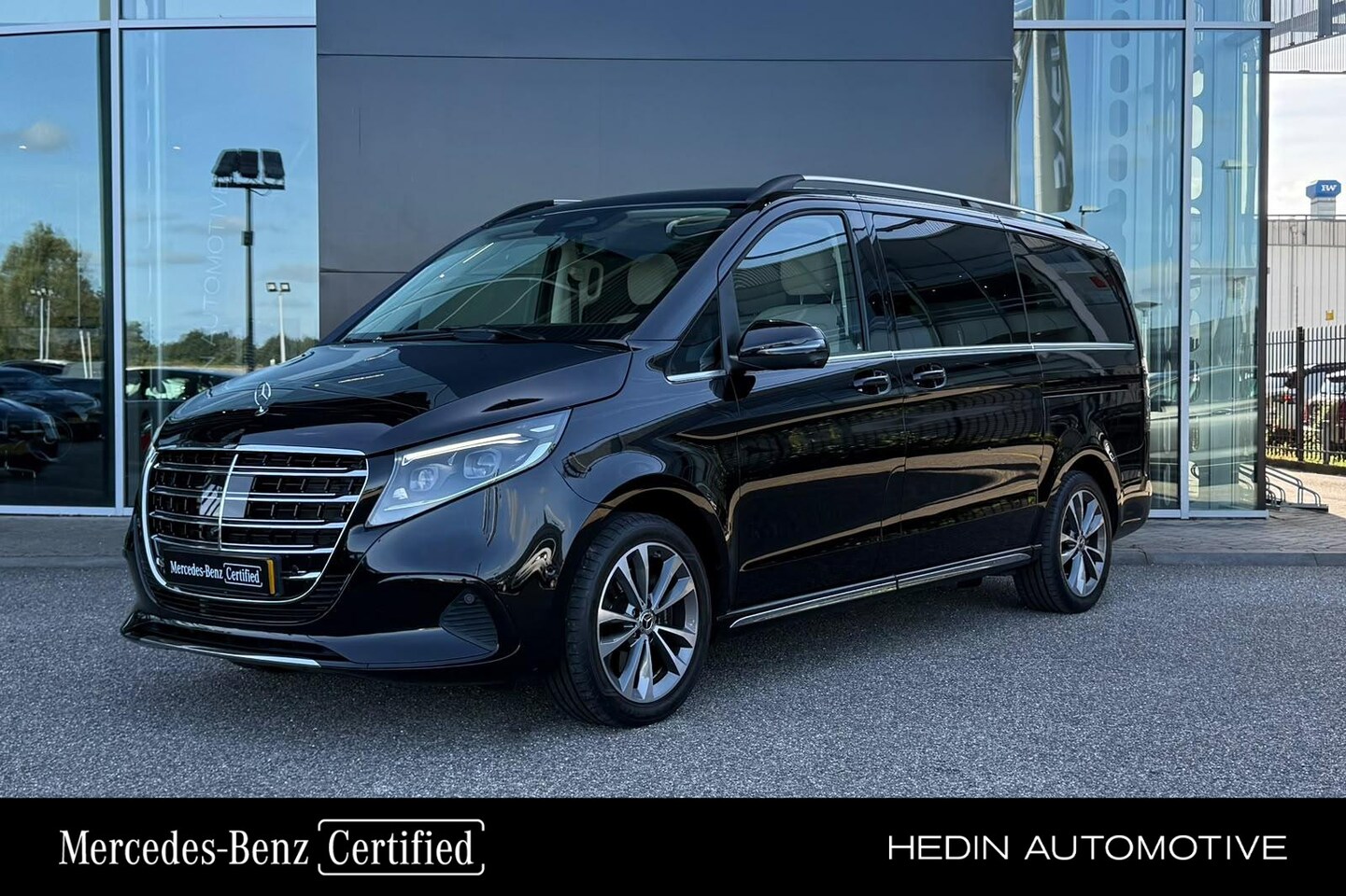 Mercedes-Benz V-klasse - V 300d L2 Automaat 4MATIC Exclusive | AIRMATIC | Panoramadak | BURMESTER | 6-Persoons | Tr - AutoWereld.nl