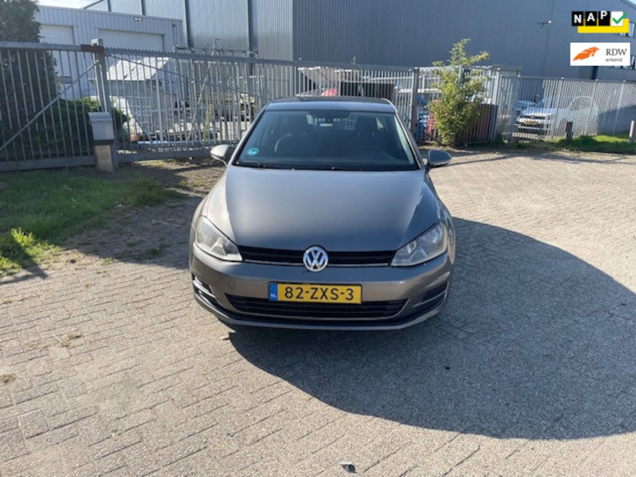 Volkswagen Golf - 1.6 TDI Trendline 1.6 TDI Trendline - AutoWereld.nl