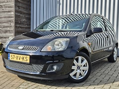 Ford Fiesta - 1.6-16V Ghia /Leer/Airco/Voorruitverwarming/PDC/Clima