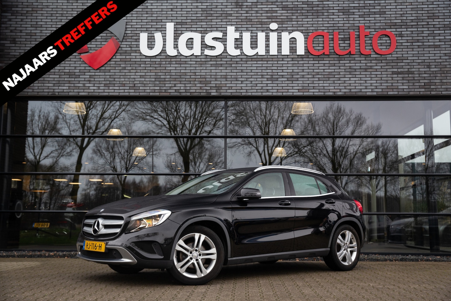 Mercedes-Benz GLA-Klasse - 180 Ambition 180 Ambition , Trekhaak, Leer, Achteruitrijcamera - AutoWereld.nl