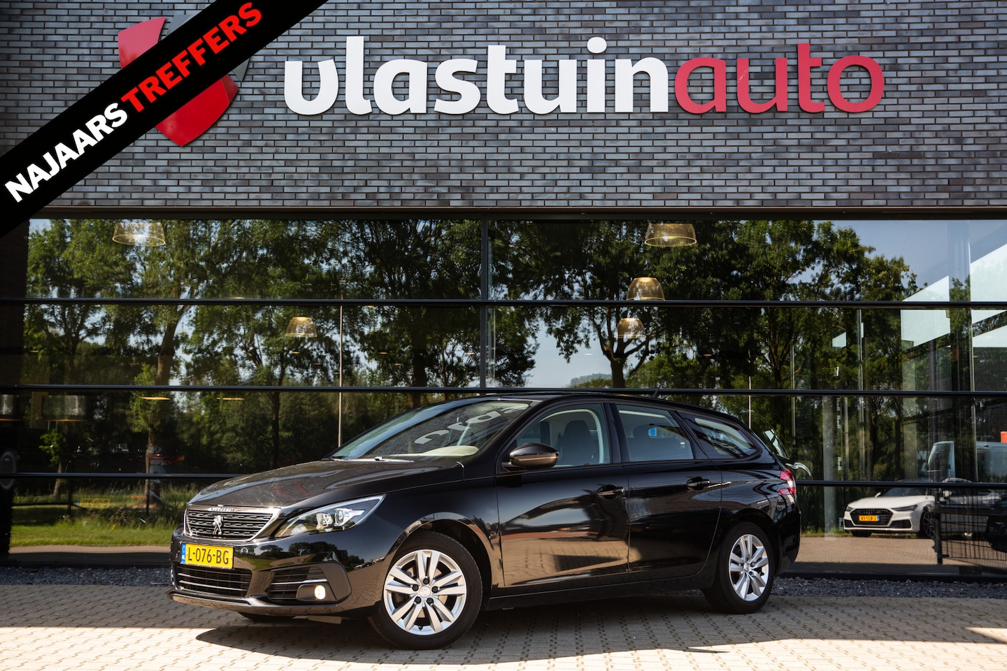 Peugeot 308 SW - 1.2 PureTech Blue Lease Active 1.2 PureTech Blue Lease Active , Trekhaak, Cruise control, Achteruitrijcamera - AutoWereld.nl