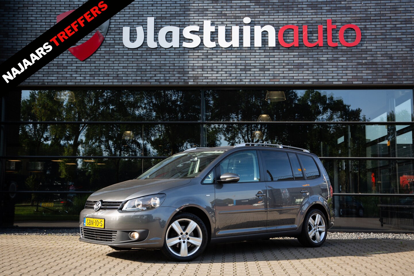 Volkswagen Touran - 1.2 TSI Highline BlueMotion 1.2 TSI Highline BlueMotion , Panoramadak, Trekhaak, Cruise control, Achteruitrijcamera, - AutoWereld.nl