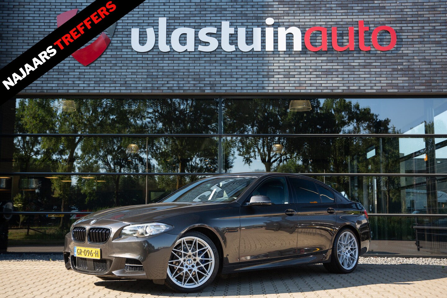 BMW 5-serie - 520i Executive M Sport 520i Executive M-Sport , Leder, PDC, 20 inch - AutoWereld.nl