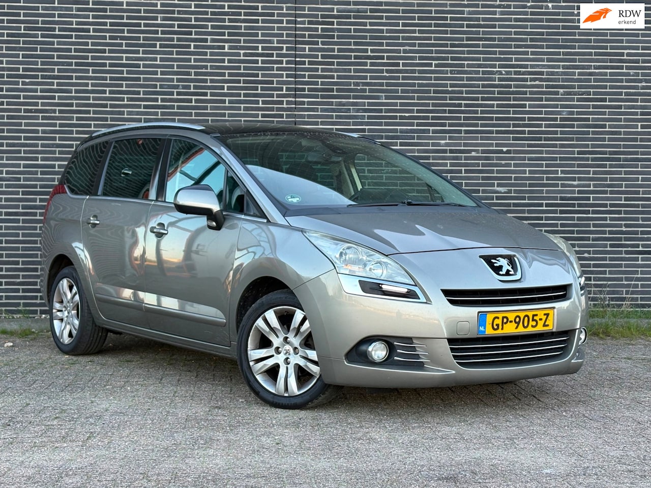Peugeot 5008 - 1.6 HDiF GT 5p. Pano, Clima! - AutoWereld.nl