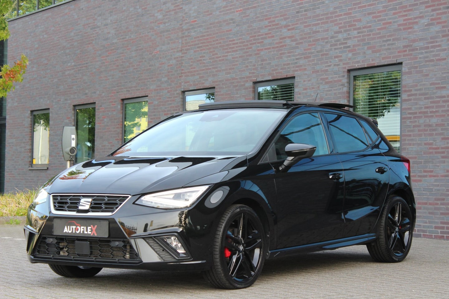SEAT Ibiza - 1.0 EcoTSI FR Pano/Camera/Xenon - AutoWereld.nl
