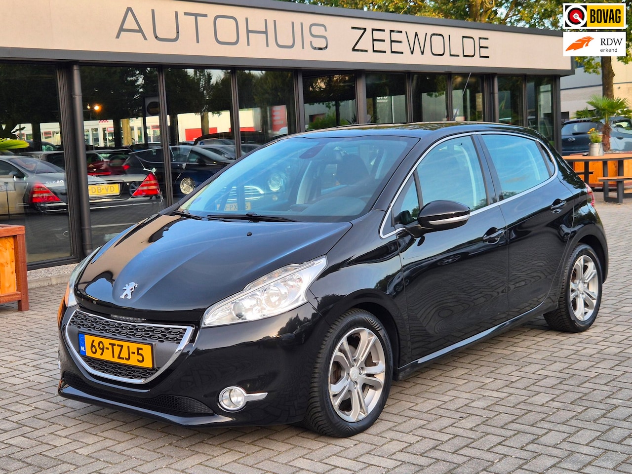Peugeot 208 - 1.4 VTi Allure I Clima I Scherm I NAP! - AutoWereld.nl