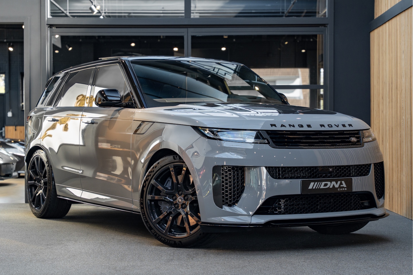 Land Rover Range Rover Sport - 4.4 P635 SV Carbon Full Carbon Keramisch Full Carbon - AutoWereld.nl