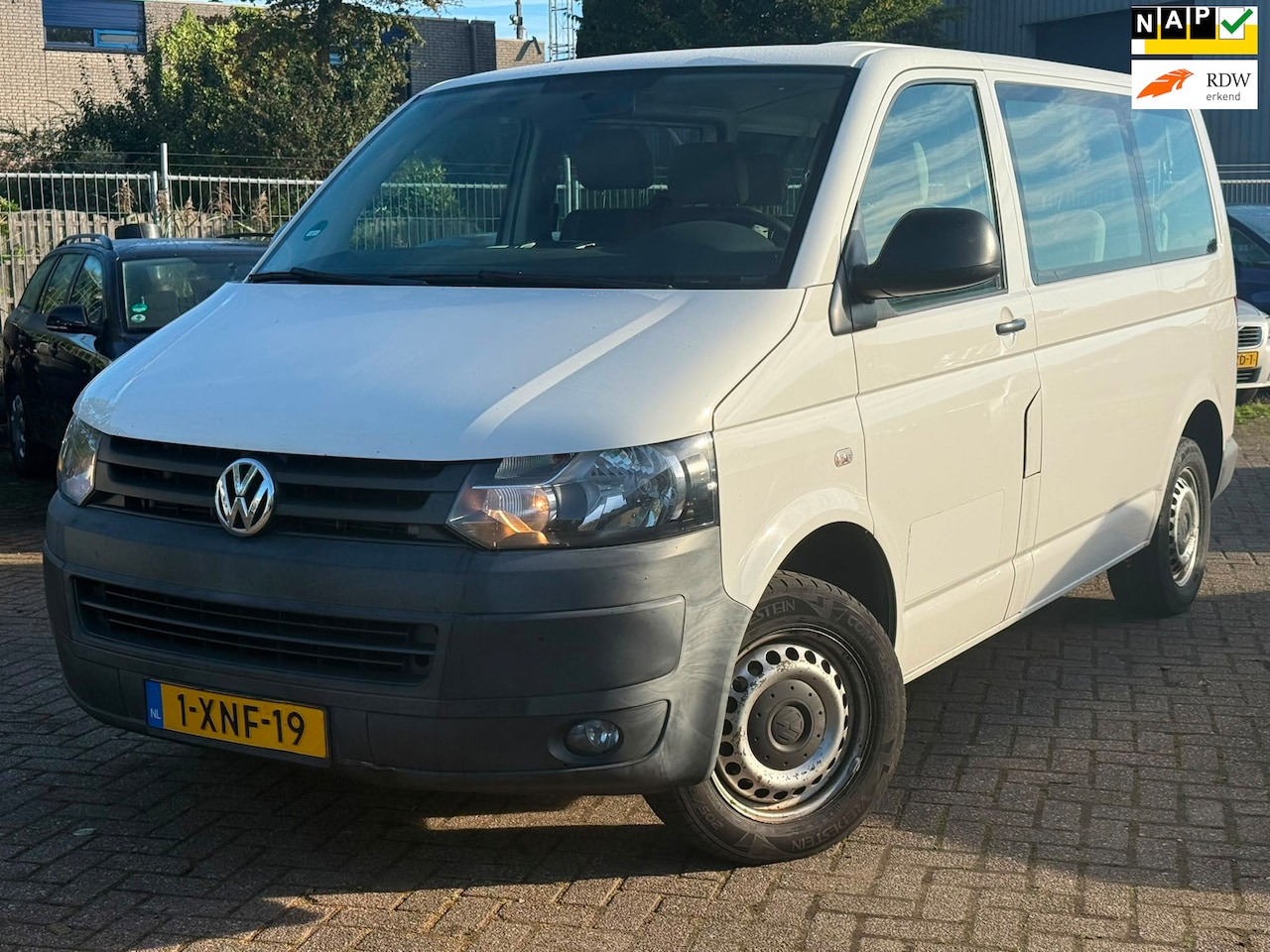 Volkswagen Transporter Kombi - 2.0 TDI L1H1 | 9-Pers - AutoWereld.nl