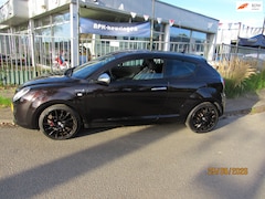 Alfa Romeo MiTo - 0.9 TwinAir Distinctive, leer, airco, navigatie