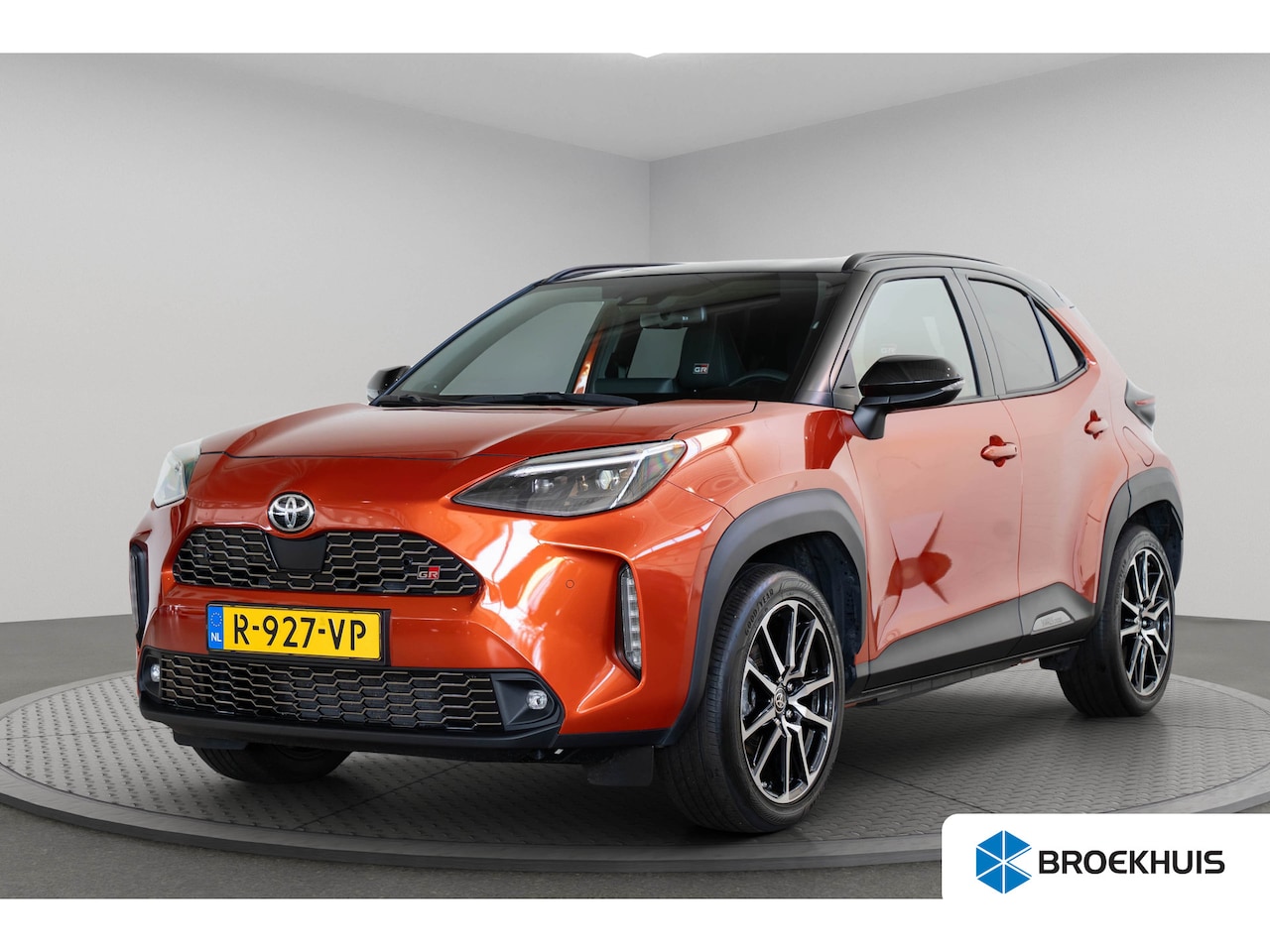Toyota Yaris Cross - 1.5 Hybrid GR Sport | Trekhaak | Alcantara | Stoel & Stuurverwarming | Navigatie | Camera - AutoWereld.nl