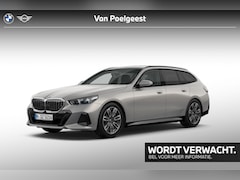 BMW 5-serie Touring - 520i | M-Sport | Comfort Pack | Travel Pack | Panoramadak | Stoelventilatie | Harman/Kardo