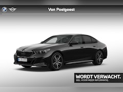 BMW 5-serie - Sedan 520i | M-Sport Pro | Travel Pack | Comfort Pack | Stoelventilatie | Panoramadak | Tr