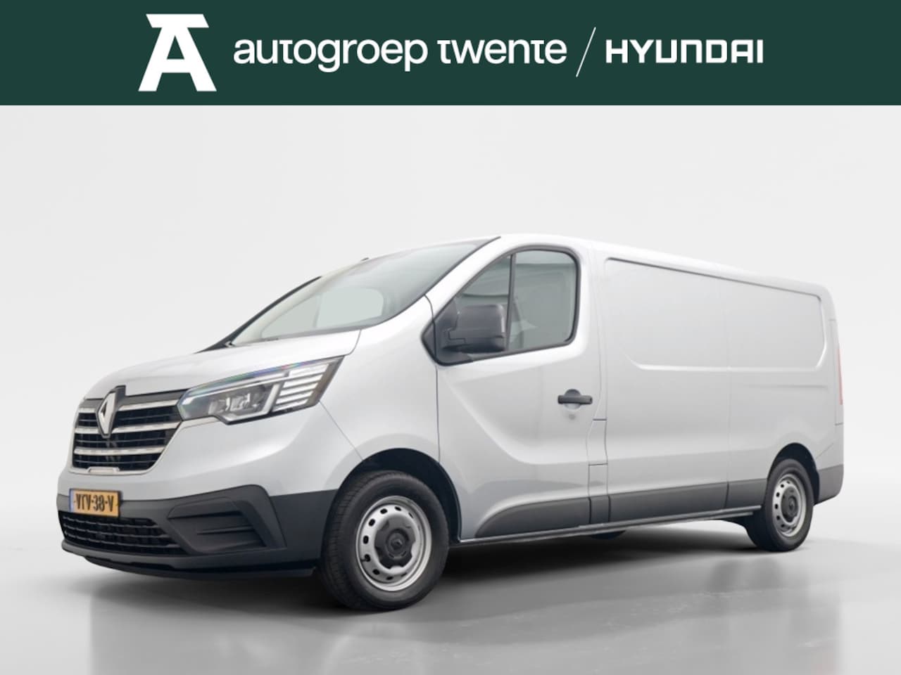 Renault Trafic - 2.0 dCi T30 L2H1 Comfort | Trekhaak 1.690kg | Apple Carplay / Android Auto - AutoWereld.nl