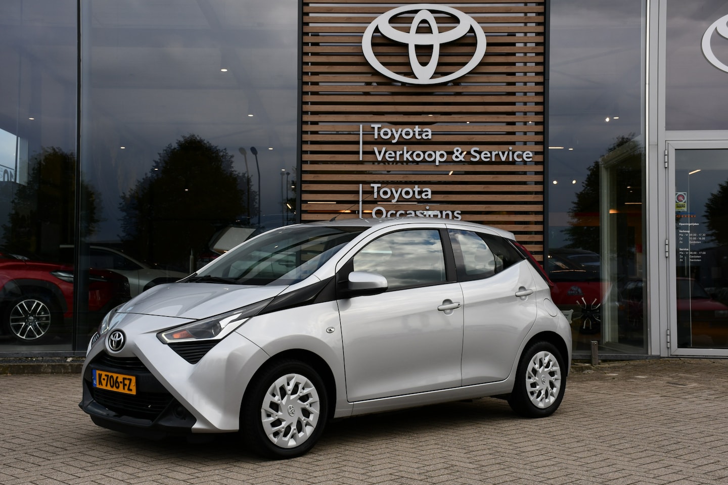 Toyota Aygo - 1.0 VVT-i x-play 5-deurs 73pk | Apple Carplay/Android Auto | Airco | Dealer onderhouden | - AutoWereld.nl