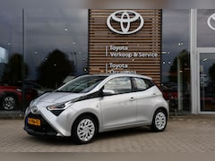 Toyota Aygo - 1.0 VVT-i x-play 5-deurs 73pk | Apple Carplay/Android Auto | Airco | Dealer onderhouden |