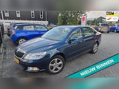 Skoda Octavia - 1.2 TSI Elegance Automaat 2e eig. Clima Navi Xenon Trekhaak