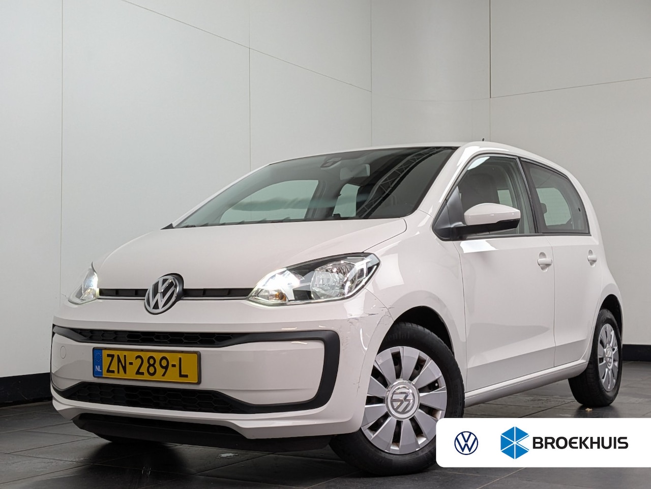 Volkswagen Up! - 1.0 BMT move l Elektr. Spiegels en ramen l Airco l Multi Media Systeem l Centr. Portierver - AutoWereld.nl