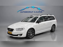 Volvo V70 - 2.0 T4 Inscr. Ed. | Pano | Trekhaak | Cruise | Navi |