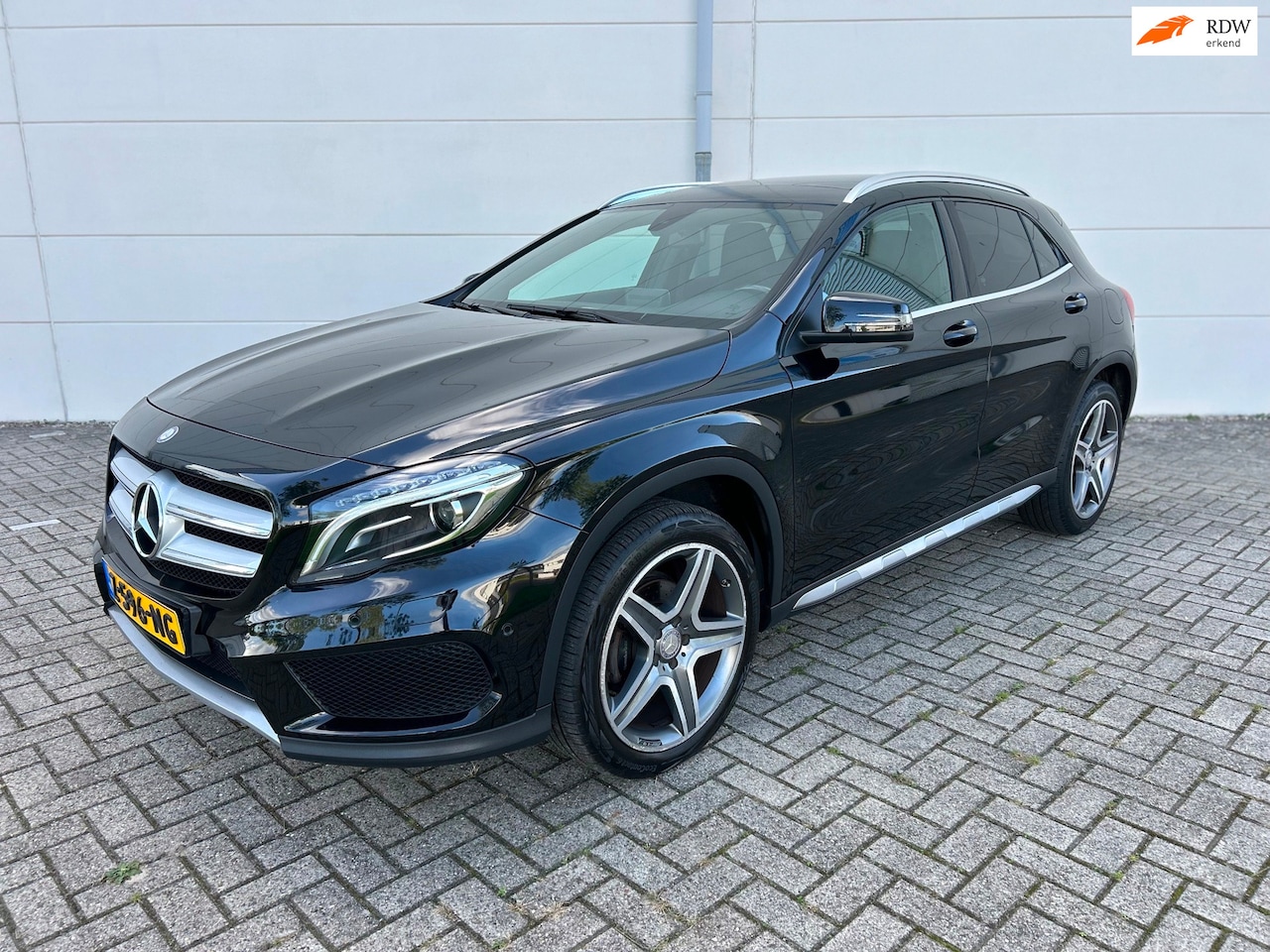 Mercedes-Benz GLA-Klasse - 180 Prestige AMG Line Automaat Pano Navi Stoelverwarming Cruise controle Climat Controle A - AutoWereld.nl