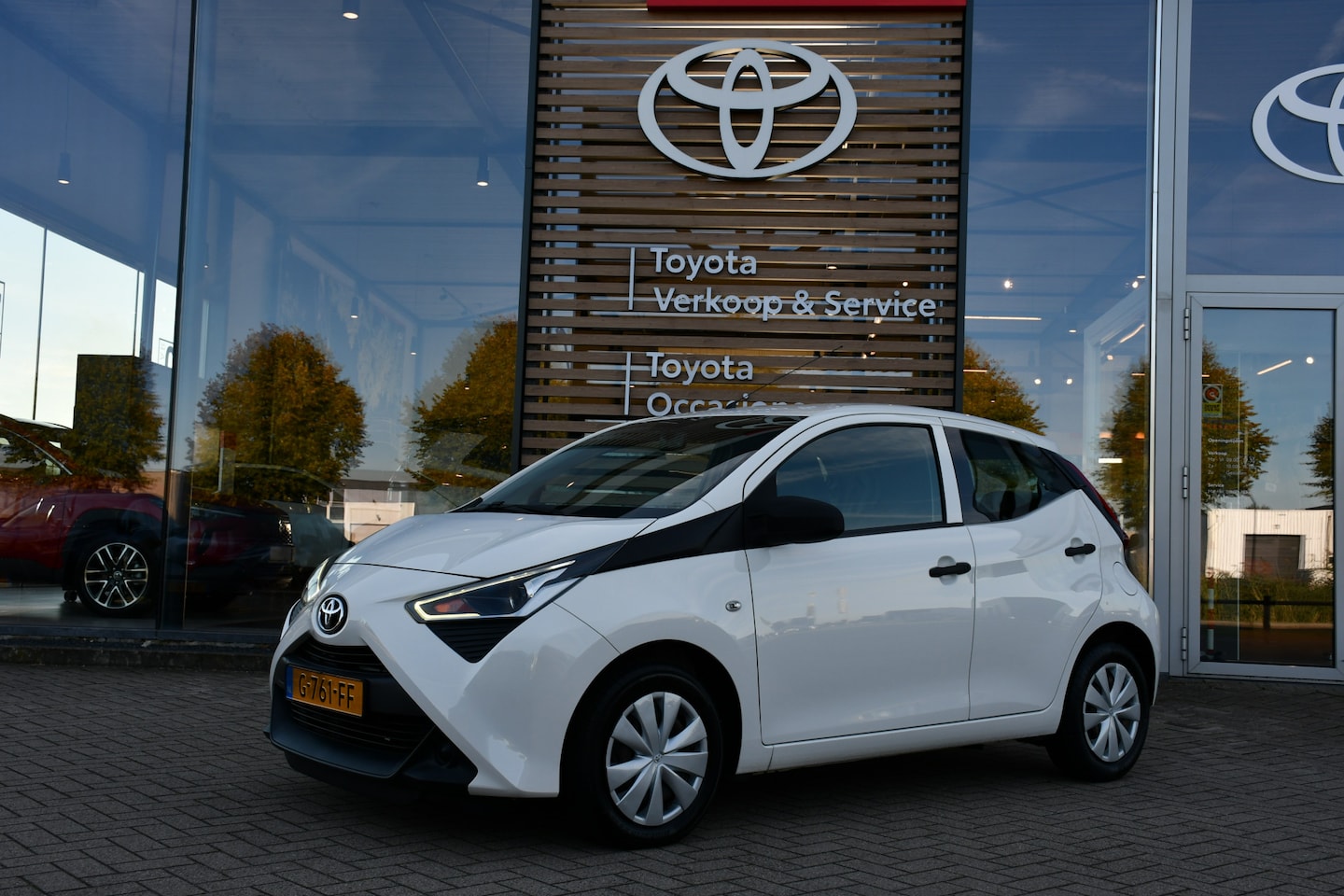 Toyota Aygo - 1.0 VVT-i x-fun 5-deurs 69pk | Airco | Bluetooth | Dealer onderhouden | 1e Eigenaar | - AutoWereld.nl