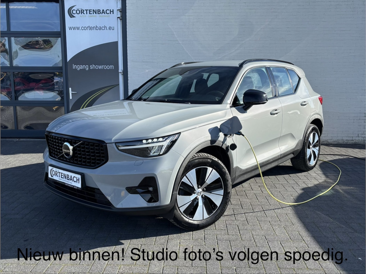 Volvo XC40 - 1.5 T4 Plug-in hybrid Plus Dark | Zwenkbare trekhaak | Adaptieve cruise | Harman Kardon | - AutoWereld.nl