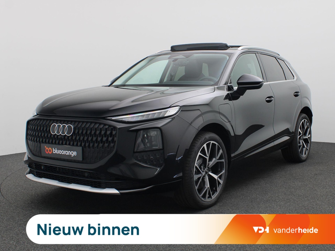 Audi Q3 - 1.5 e-hybrid Advanced edition 272PK S-Tronic Panoramadak, Trekhaak, Navigatie, Keyless, St - AutoWereld.nl