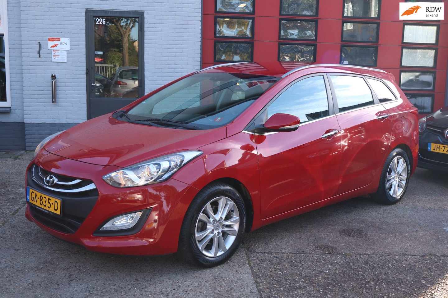 Hyundai i30 Wagon - 1.6 GDi i-Motion 1.6 GDI i-Motion , LEDER, CLIMA , CR CONTR , PDC - AutoWereld.nl