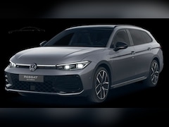 Volkswagen Passat Variant - 1.5 eHybrid R-Line Edition 272pk / 5 JR Garantie / Pano / Leer / Trekhaak / H-K / Hud / Ke