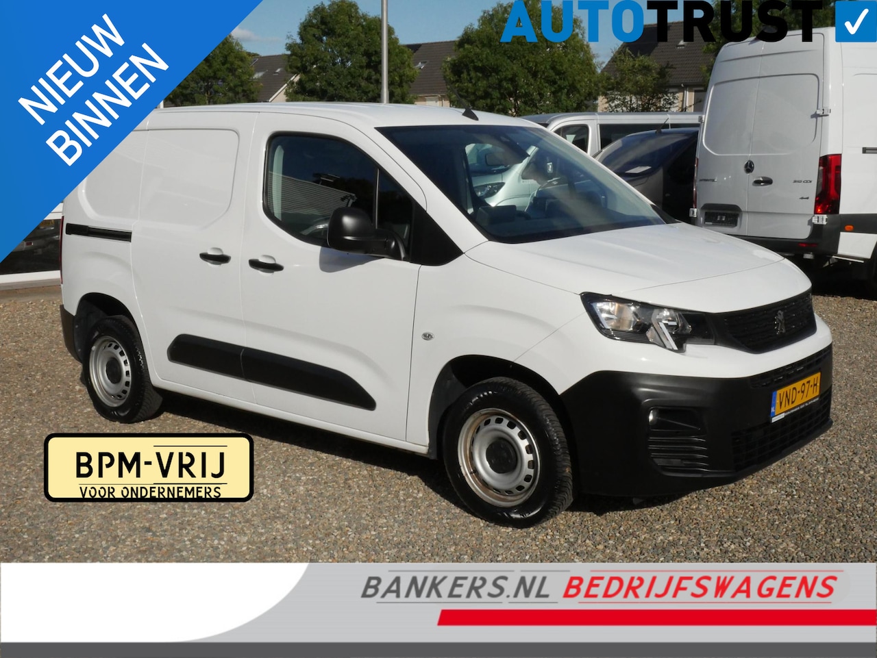 Peugeot Partner - 1.5 BlueHDI Premium 75PK Airco Cruise Trekhaak - AutoWereld.nl