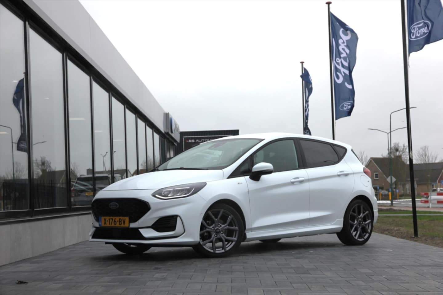Ford Fiesta - 1.0 EcoBoost Hybrid 125pk ST-Line X | Winterpack | Dealer onderhouden - AutoWereld.nl
