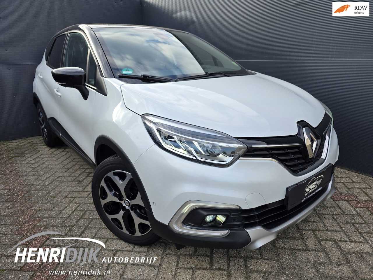 Renault Captur - 1.2 TCe Crossborder Pano / ParkAssist / Cruise / Stoelverwarming - AutoWereld.nl