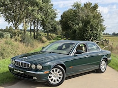 Jaguar XJ - X350 3.0 V6, BRITISH RACING GREEN