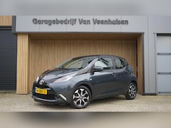 Toyota Aygo - 1.0 VVT-i 69pk x-play 5Drs Airco Navi Cruise Control 15inch LM A-Camera *NL auto