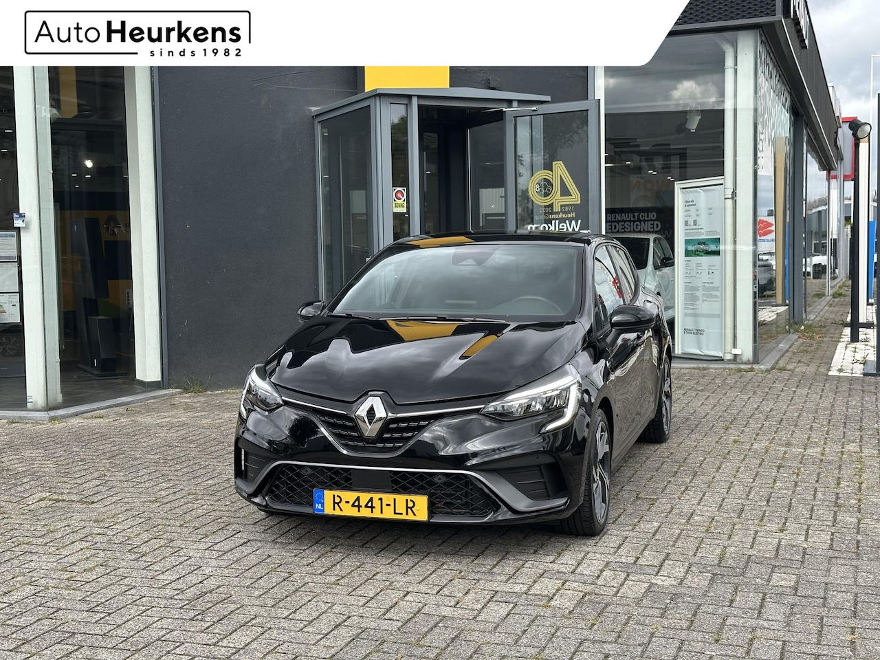 Renault Clio - E-Tech Hybrid 145 R.S. Line l Origineel NL l 1e-Eigenaar l NAP - AutoWereld.nl