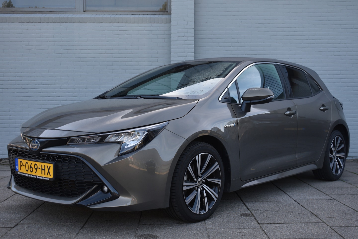 Toyota Corolla - 1.8 Hybrid Dynamic Automaat 122pk | Stoelverwarming | Draadloze telefoonoplader | Keyless - AutoWereld.nl