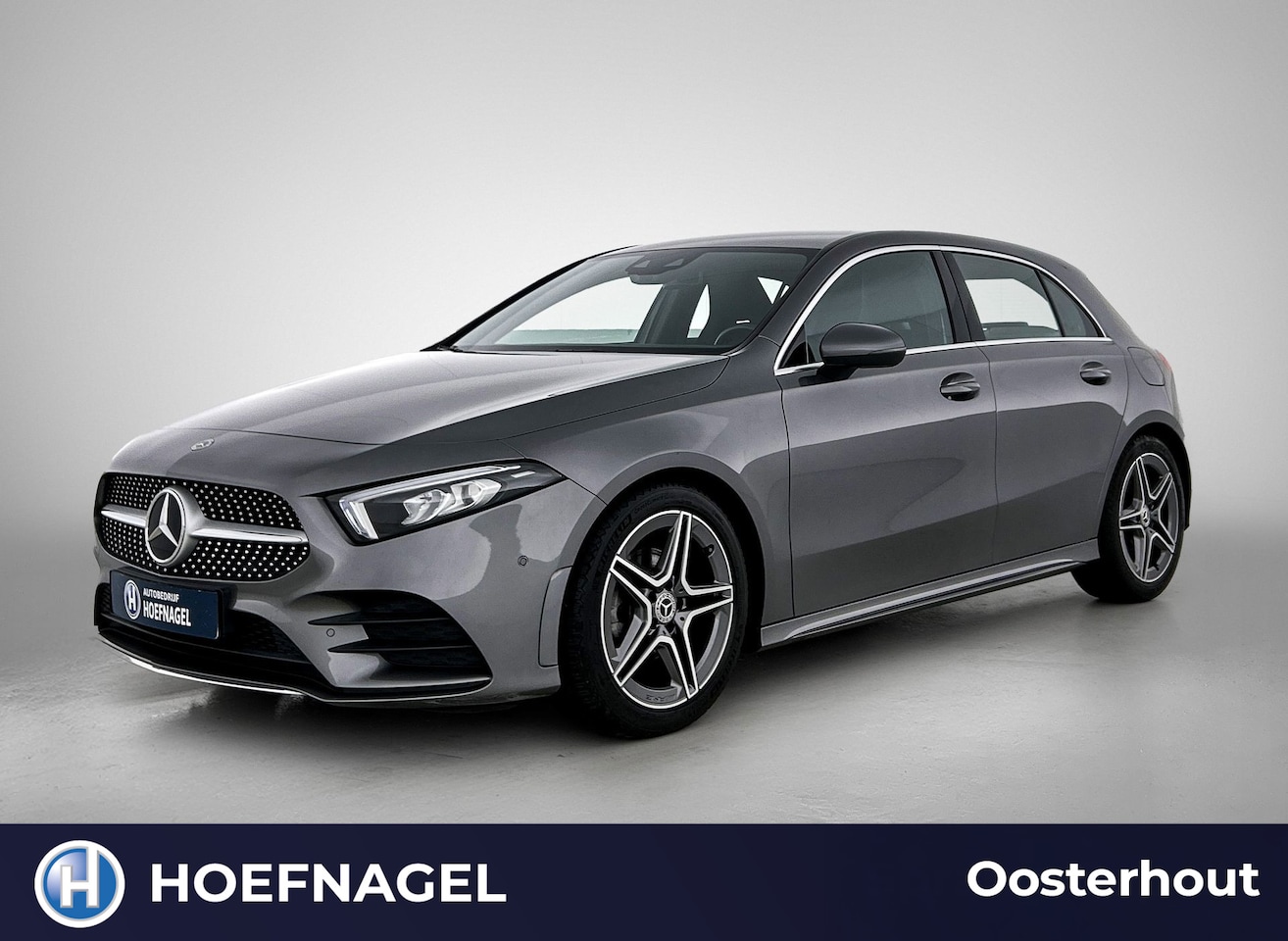 Mercedes-Benz A-klasse - 180 AMG Line Automaat | Cruise control | Stoelverwarming | Navigatie | Camera | Parkeersen - AutoWereld.nl