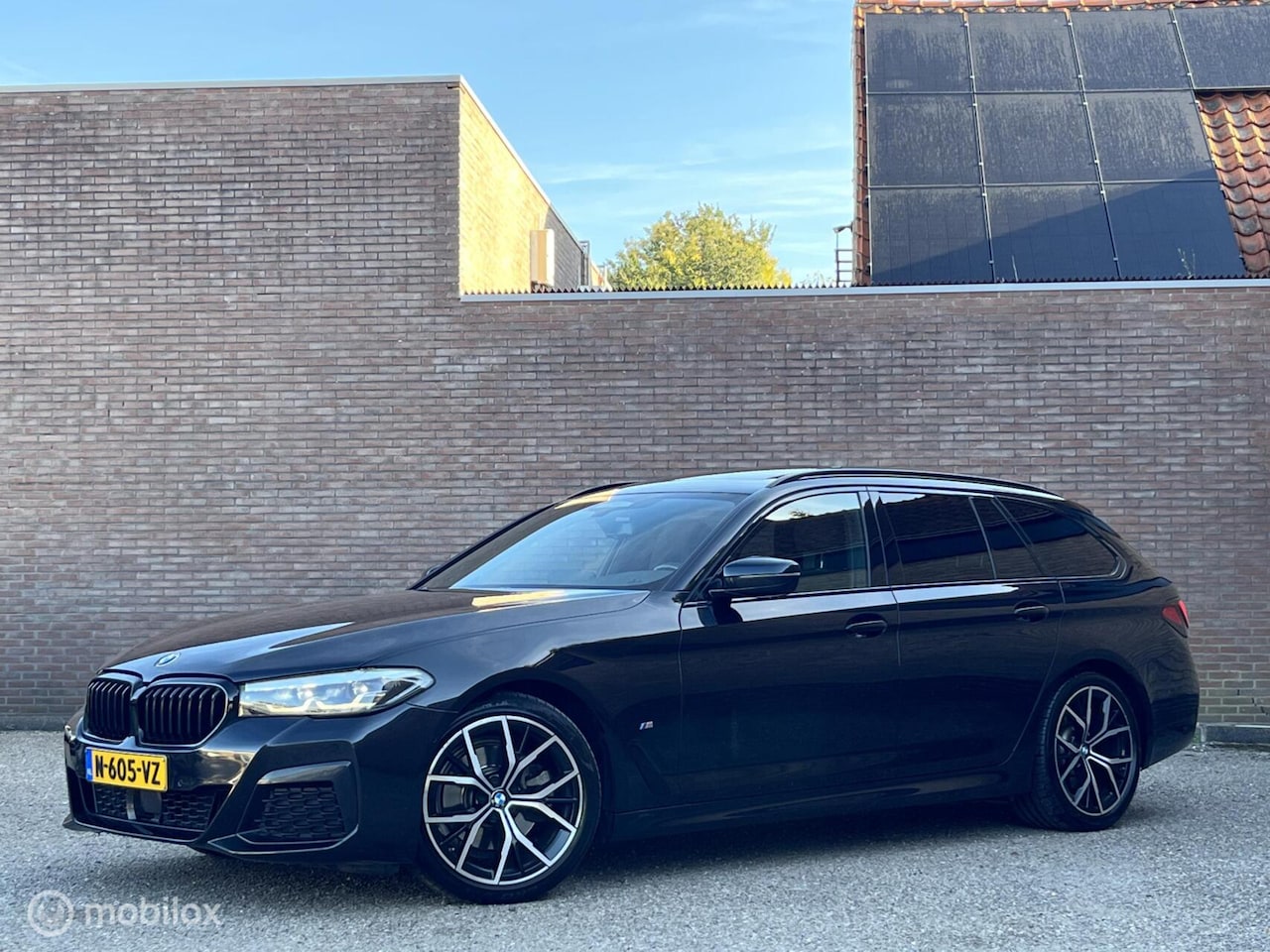 BMW 5-serie Touring - 520d Business Edition Plus 520d Business Edition Plus - AutoWereld.nl